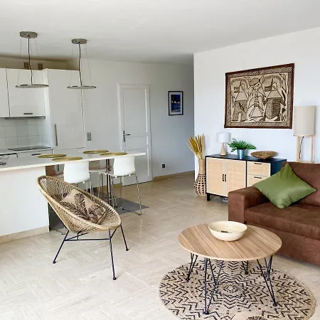 Grand Duplex Climatise Avec Terrasse Face A La Appartement Sainte-Maxime