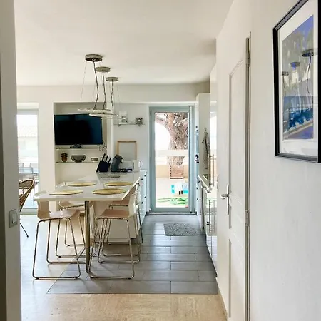 Grand Duplex Climatise Avec Terrasse Face A La Appartement Sainte-Maxime